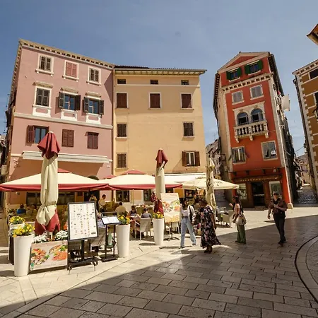 Anfora Deluxe 公寓 *