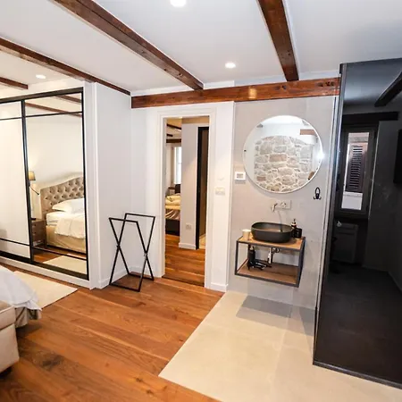 Anfora Deluxe * 罗维尼