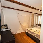 Anfora Deluxe Апартаменты Ровинь